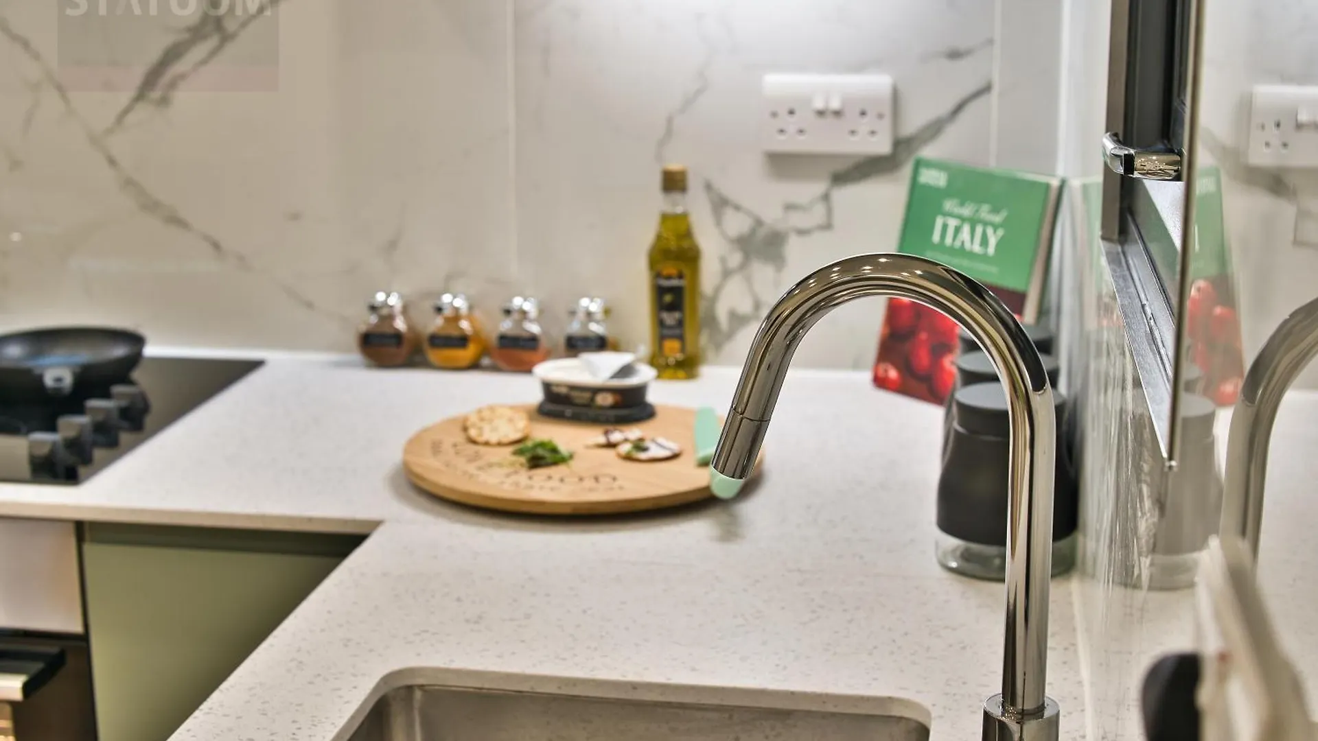 Apartment Stratford, London E15 - Modern Studio For 3